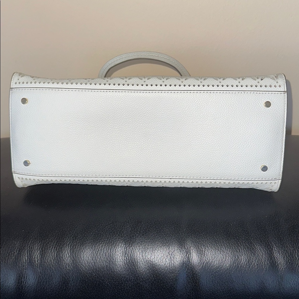✨ Kate Spade Leather Hayes Perf Tote Bright White / Bright Pink Interior NWOT 💕 - Picture 9 of 16